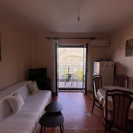 Apartment With Sea View 코토르 외부 사진